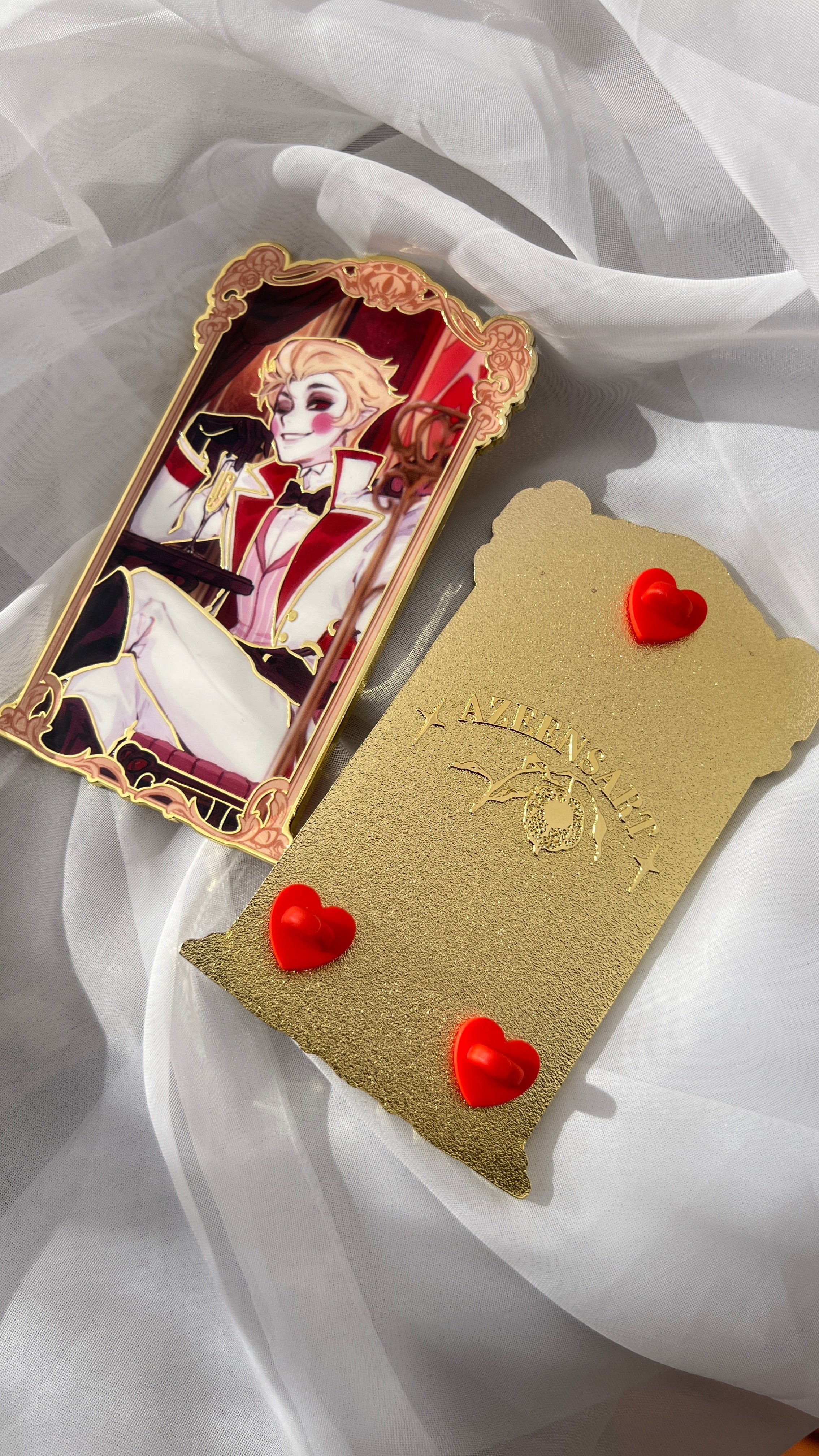 RadioApple Golden Pins